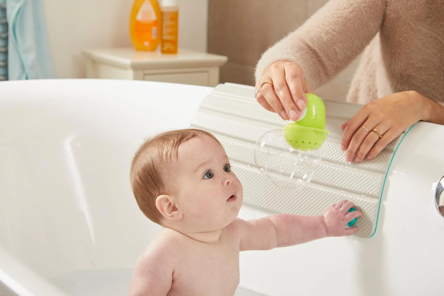 TOMMEE TIPPEE vonios žaislai Bubble Blowers, 491011