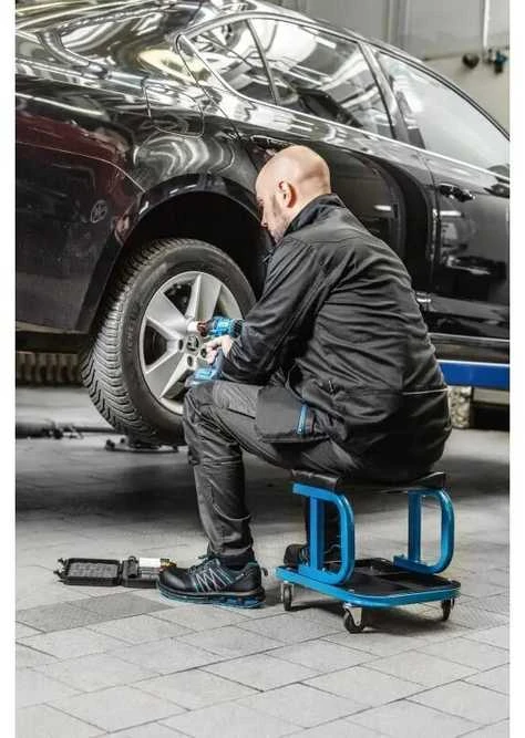 Kėdutė mechanikui Hogert HT7G561