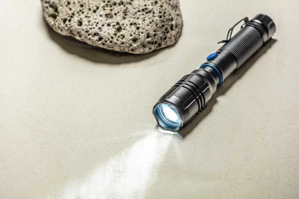 GTV LED žibintuvėlis su įmontuotu akumuliatoriumi, 2000 mAh, 8W, 800lm, 6400K, IP20, juodas