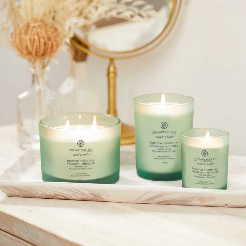 Chesapeake Bay Candle 3 dagčių žvakė – Balance & Harmony (Waterlily Pear)