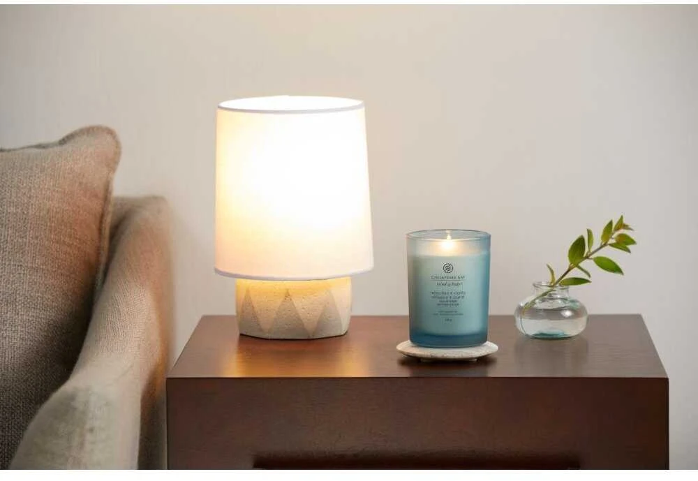 Chesapeake Bay Candle vidutinė žvakė – Reflection & Clarity (Sea Salt Sage)