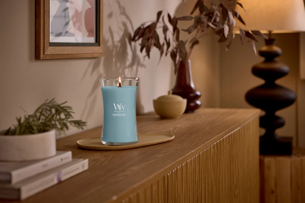 Woodwick Kedro mediena ir vandenyno samanos