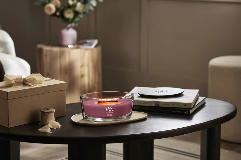 Dark WoodWick tamsiai vyšnių skonio traškučiai 453,6 g