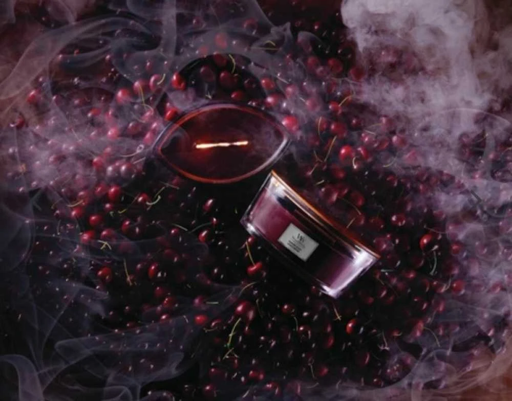 WoodWick Phantom vyšnių skonio traškučiai 453,6 g