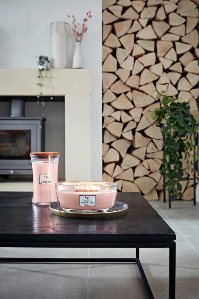 WoodWick Aromatinė žvakė (Pressed Blooms & Patchouli), 453,6 g