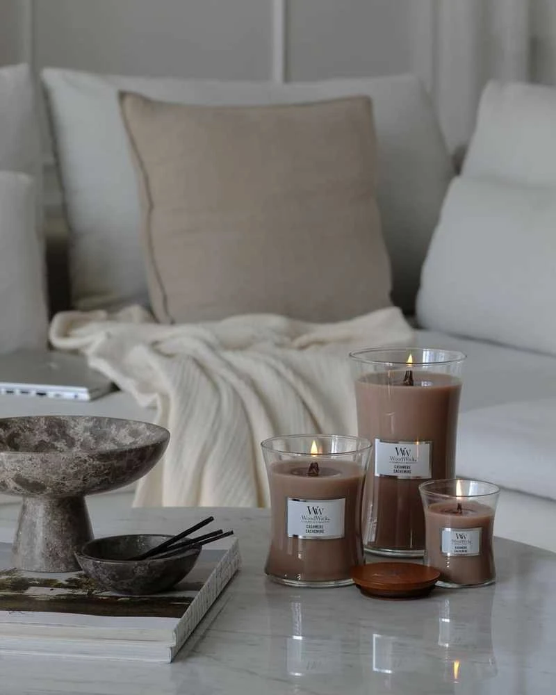 WooodWick Aromatinė žvakė (Cashmere), 275 g (Pažeista pakuotė)