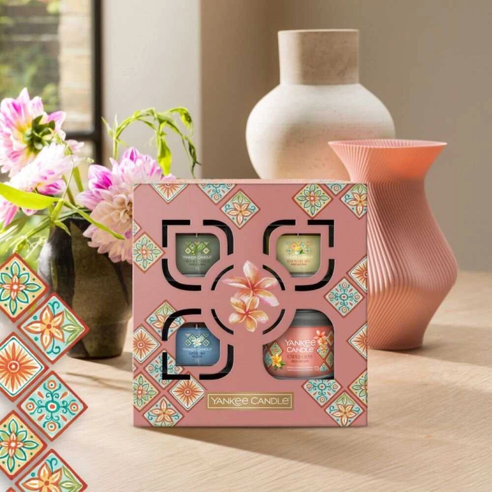 Yankee Candle Dovanų rinkinys: 1 maža tumbler žvakė ir 3 mini kvapnios žvakės