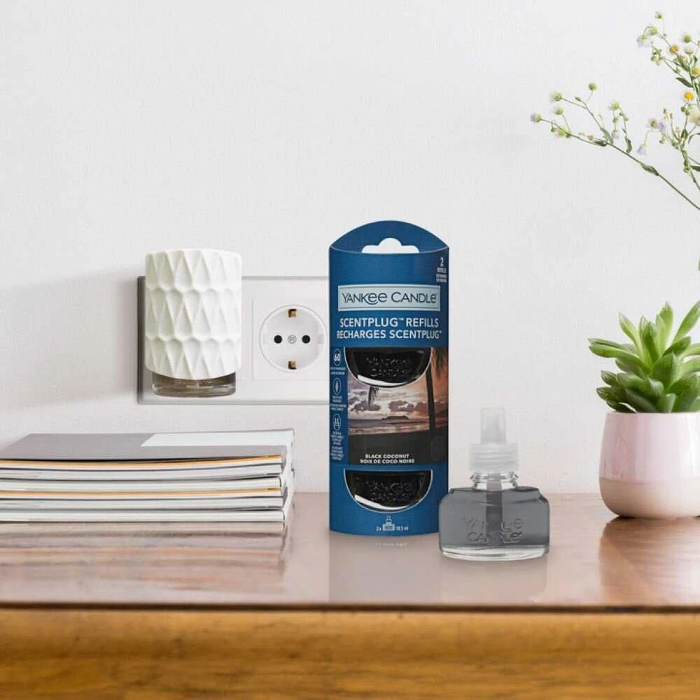 Yankee Candle Kvapų papildymas ScentPlug prietaisui – Juodas Coconut (2vnt)