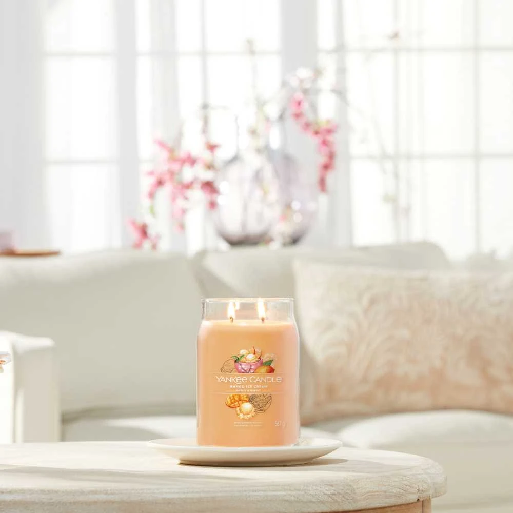 Yankee Candle Signature Mango Ice Kreminis Scented Candle kvapni žvakė, 411 g