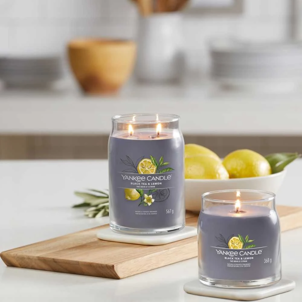 Yankee Candle Aromatinė žvakė "Signature large glass Juodas Tea - Lemon" 567 g