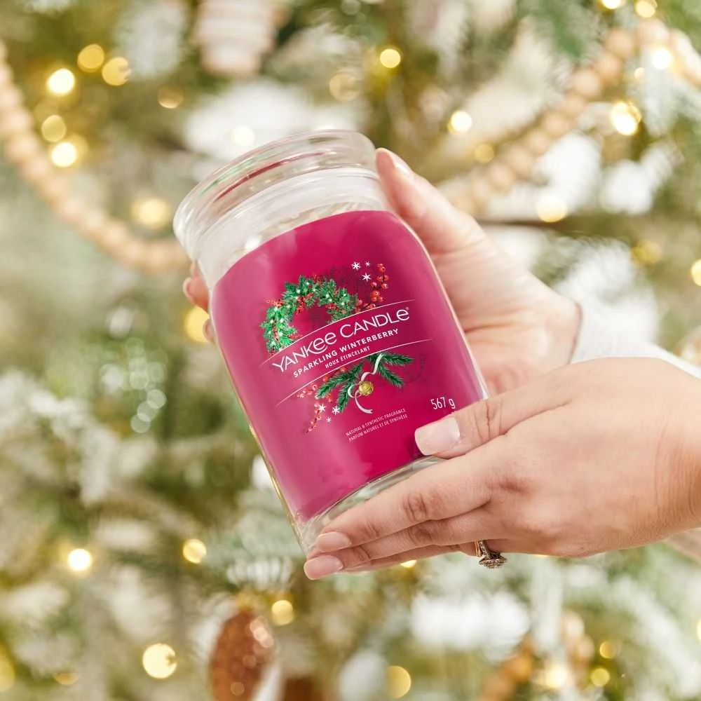 Yankee Candle Sparkling Winterberry 567 g