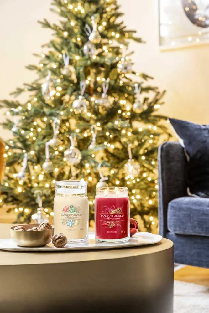 Yankee Candle Sparkling Winterberry 567 g