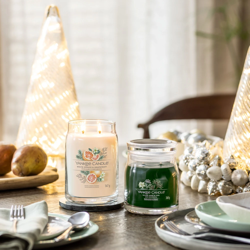 Yankee Candle Baltas Eglė ir greipfrutas 567 g