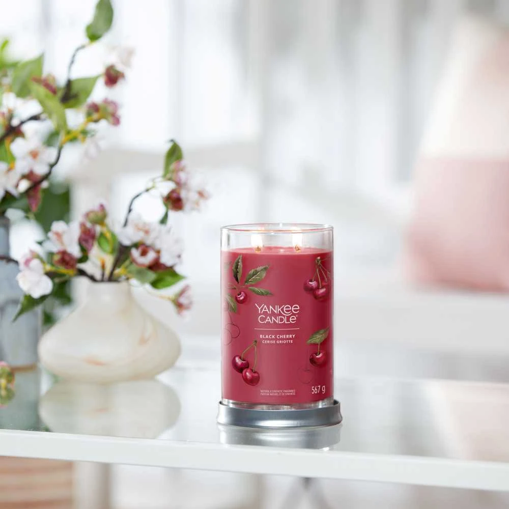 Yankee Candle Aromatinė žvakė Signature tumbler large Juodas Cherry 567 g