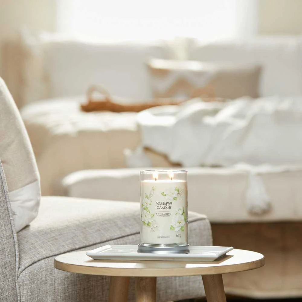 Yankee Candle Aromatinė žvakė Signature tumbler large Baltas Gardenia 567 g