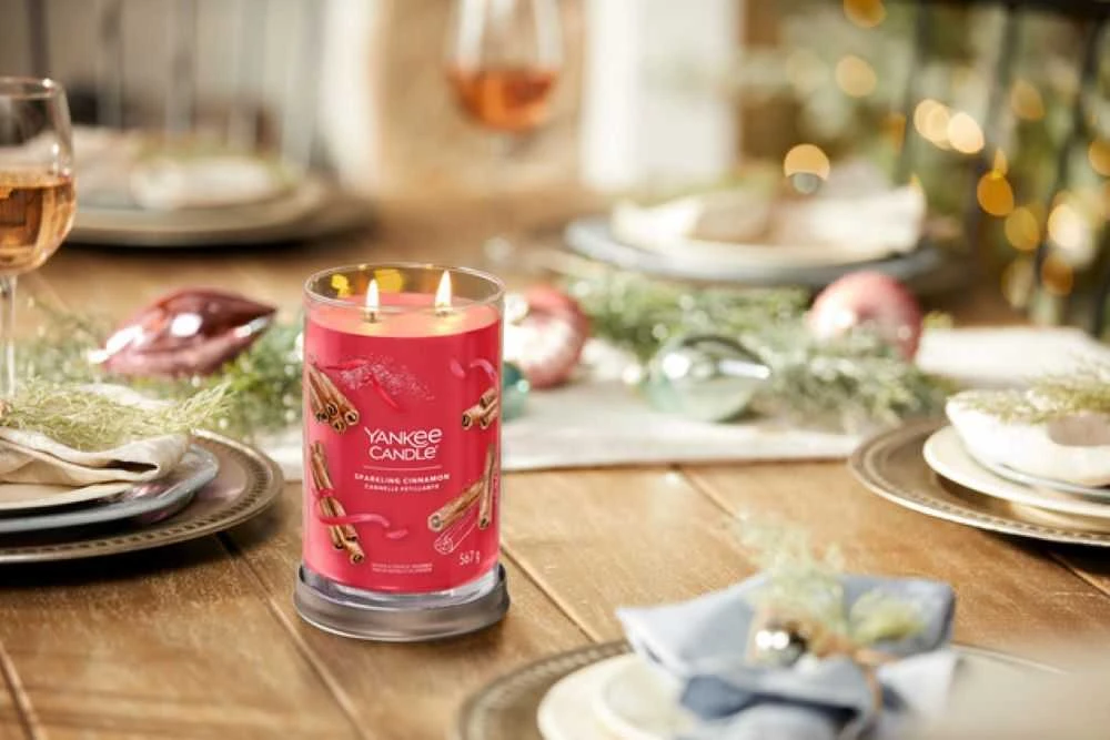 Yankee Candle Aromatinė žvakė Signature tumbler large Sparkling Cinnamon 567 g