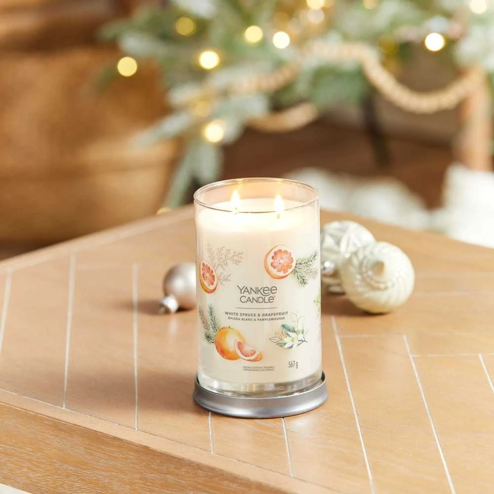 Yankee Candle Baltas Eglė ir greipfrutas 567 g