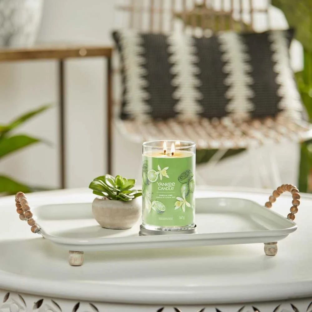 Yankee Candle Aromatinė žvakė Signature tumbler large Vanilla Lime 567 g