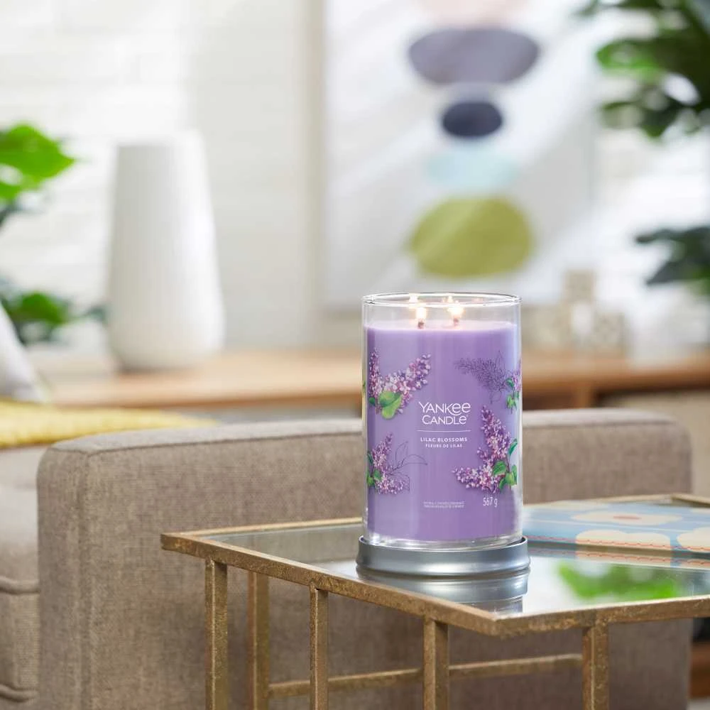 Yankee Candle Signature Tumbler Collection Lilac Blossoms Aromatinė žvakė, 567 g