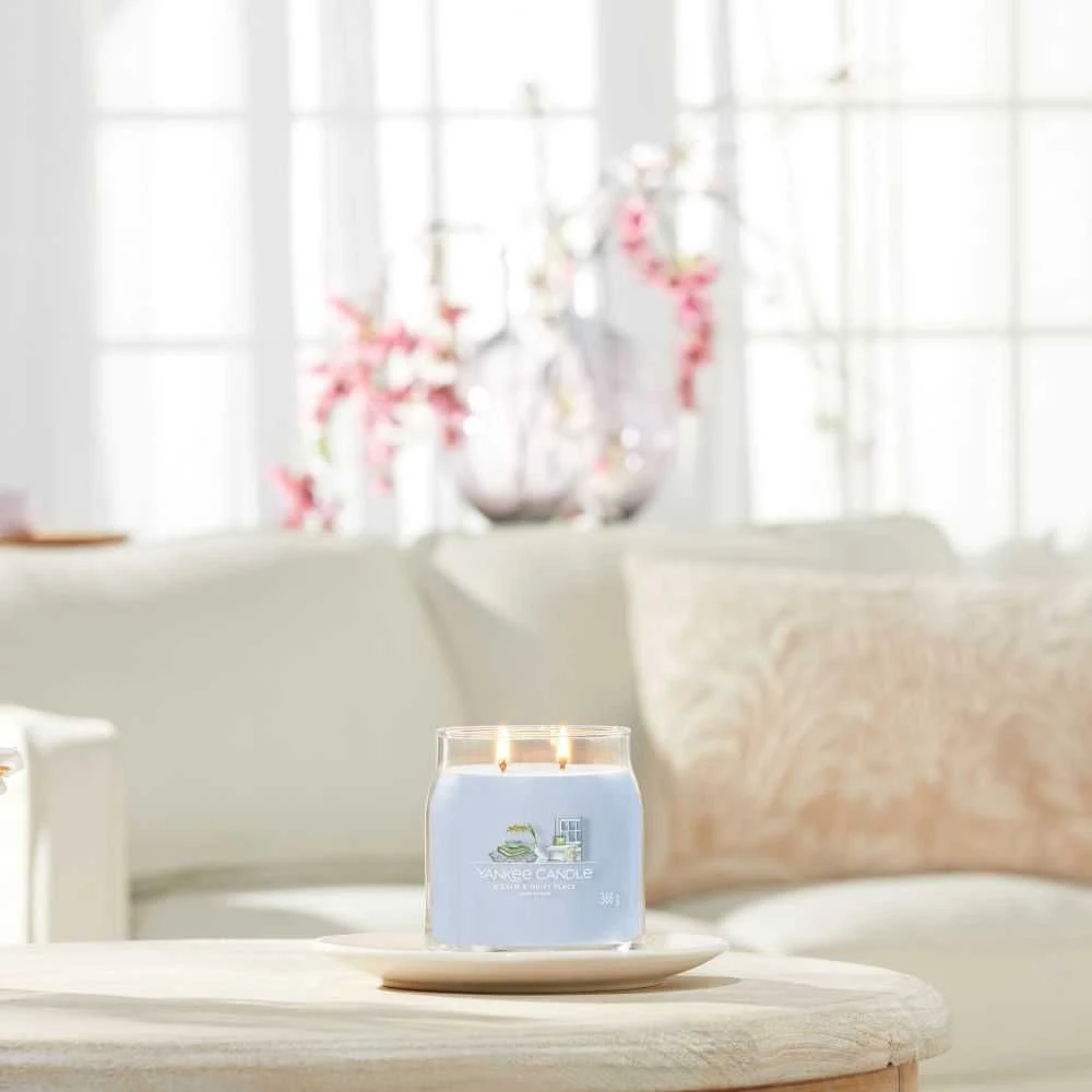 Yankee Candle aromatinė žvakė Signature stiklinė vidutinė A Calm - Quiet Place 368 g