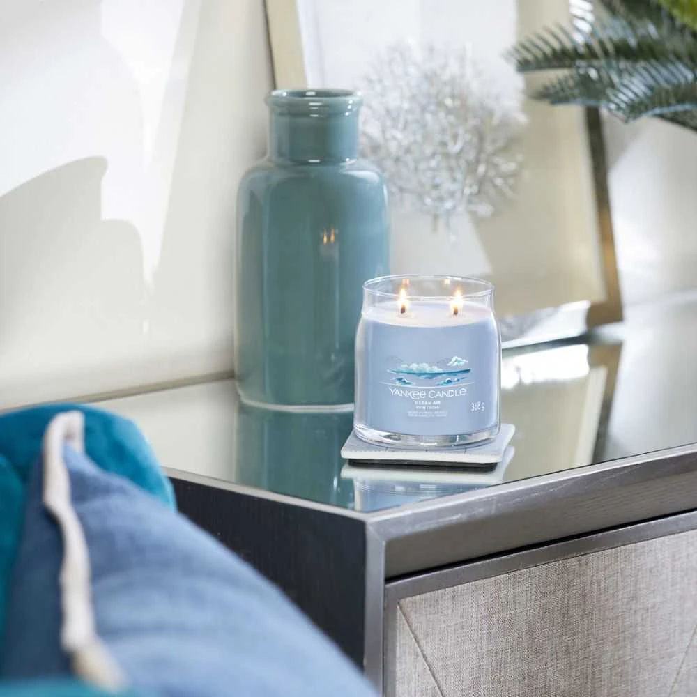 Yankee Candle Aromatinė žvakė Signature glass medium Ocean Air 368 g