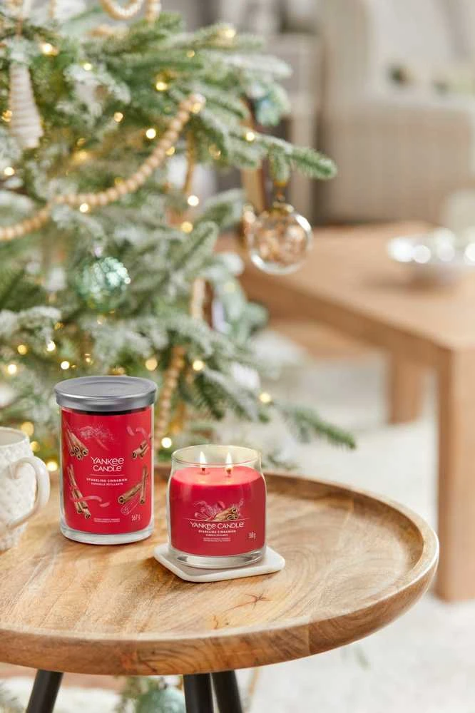 Yankee Candle Aromatinė žvakė Signature glass medium Sparkling Cinnamon 368 g