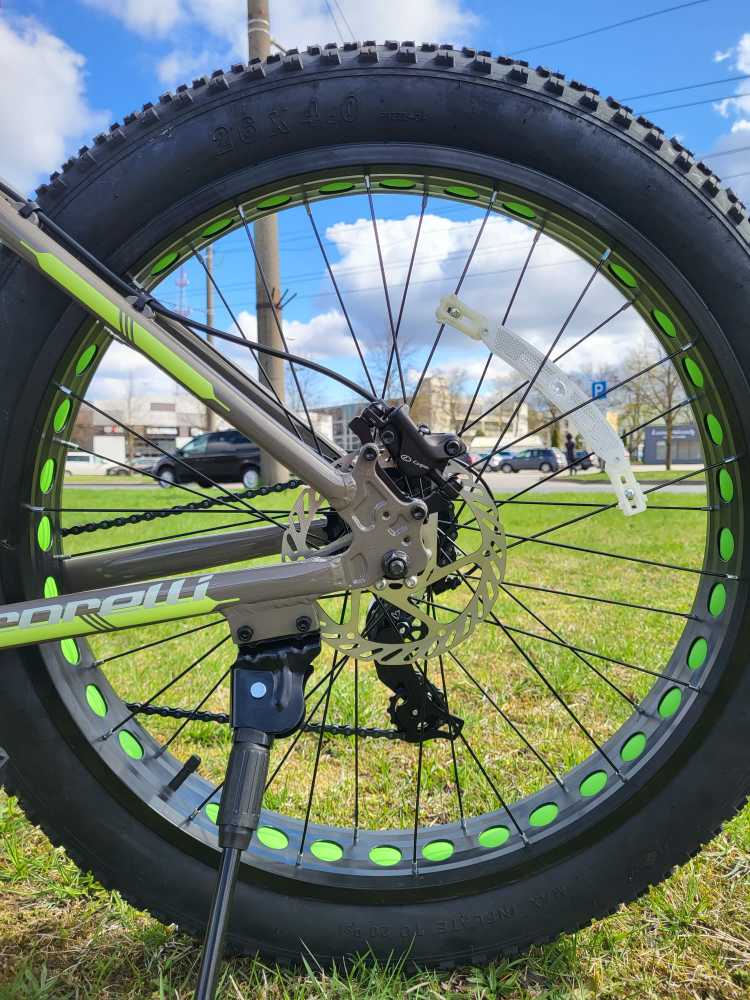 Corelli 26" FAT BIKE HD BRAKE SHIMANO 21 SPEED ZENGO RATAI: 26 RĖMAS: 16 PILKA ŽALIA