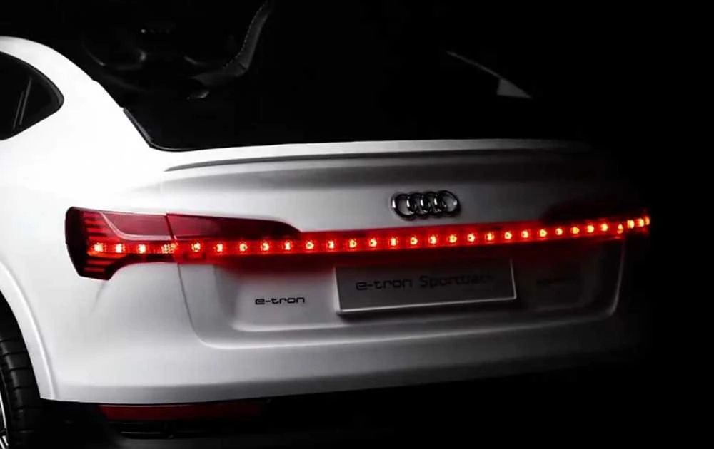 Ramiz Elektromobilis vaikams Audi E- Tron QLS-6688, 4x4, baltas