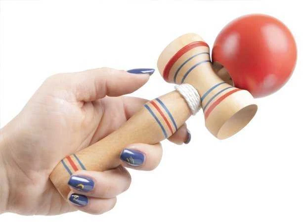 „KENDAMA“ Medinis įgūdžių žaidimas - raudonas