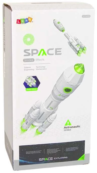 Kosminė raketa su kosmonautu ir dūmų ir šviesos efektais