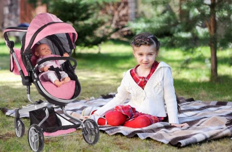 Malplay Vežimėlis lėlei su tyliais ir nebraižančiais ratais Princesė 2 in1