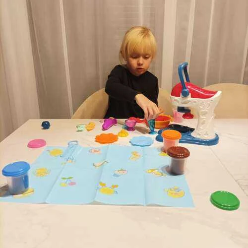 Modelino rinkinys Sausainių mašina su priedais