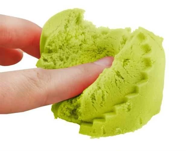 Ikonka Kinetinis smėlis 1kg maišelyje, žalias