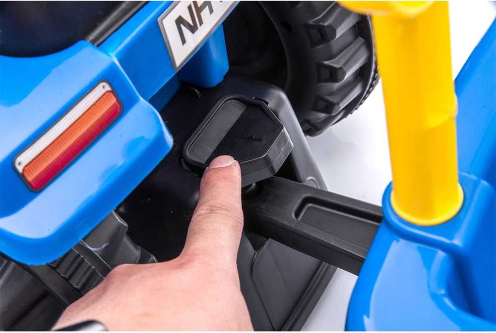 Vaikiškas traktorius su priekaba ir priedais New Holland , geltonas