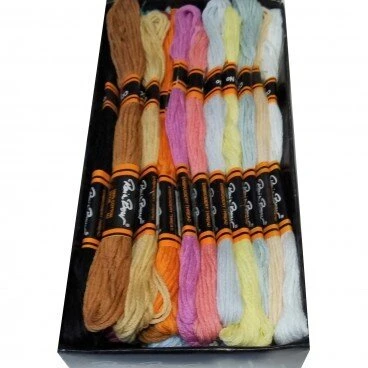 Medvilninių siuvinėjimo siūlų Muline RainBow® 24 pastelinių spalvų po 8 m rinkinys