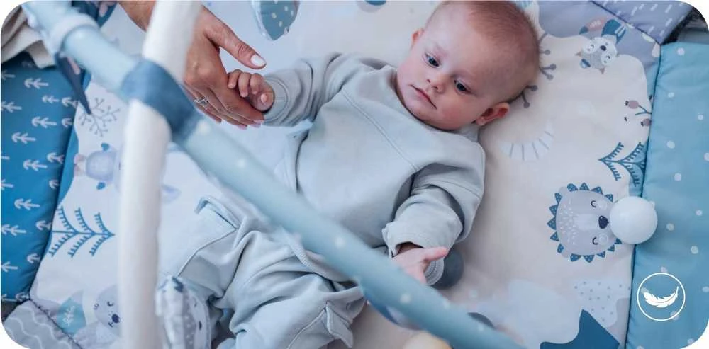 Edukacinis kilimėlis vaikams 2in1 – MoMi PASTEL – su kamuoliukų baseinu