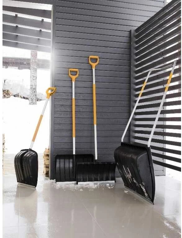 Fiskars X-series™ Sniego kastuvas