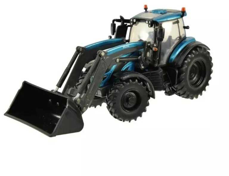 „Britains Valtra“ traktorius su TOMY priekiniu krautuvu