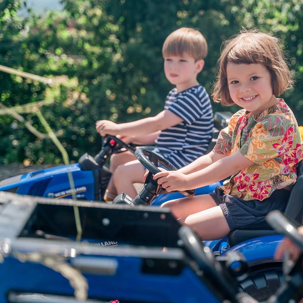 FALK pedalinis traktorius New Holland su priekaba