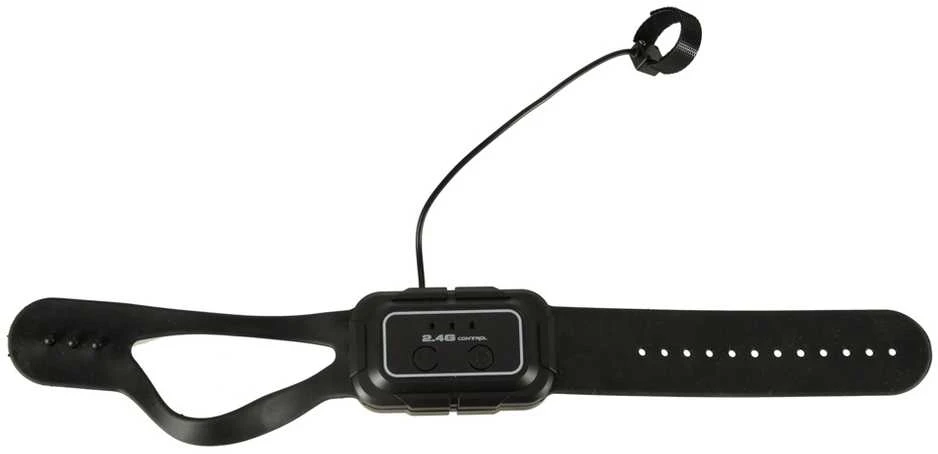 RC nuotolinio valdymo automobilis dvigubais ratais