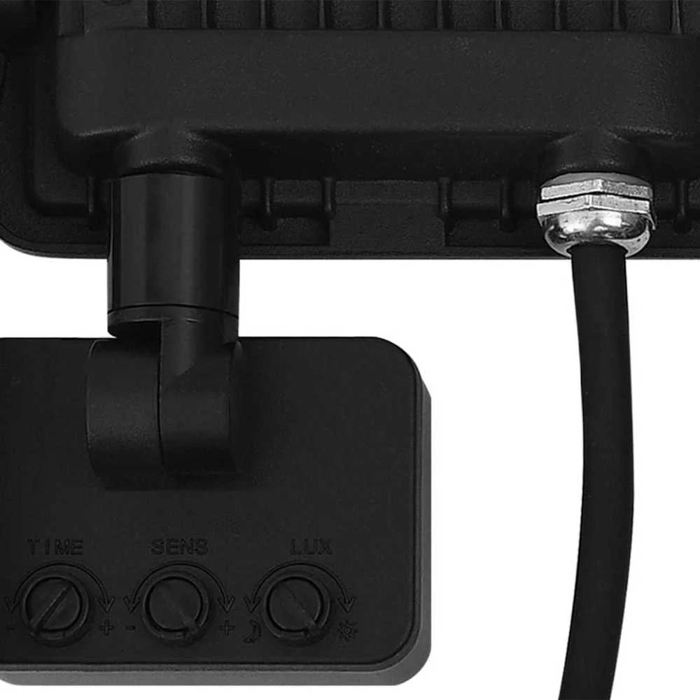 LED prožektorius su jutikliu, šiltos baltos spalvos, 20W