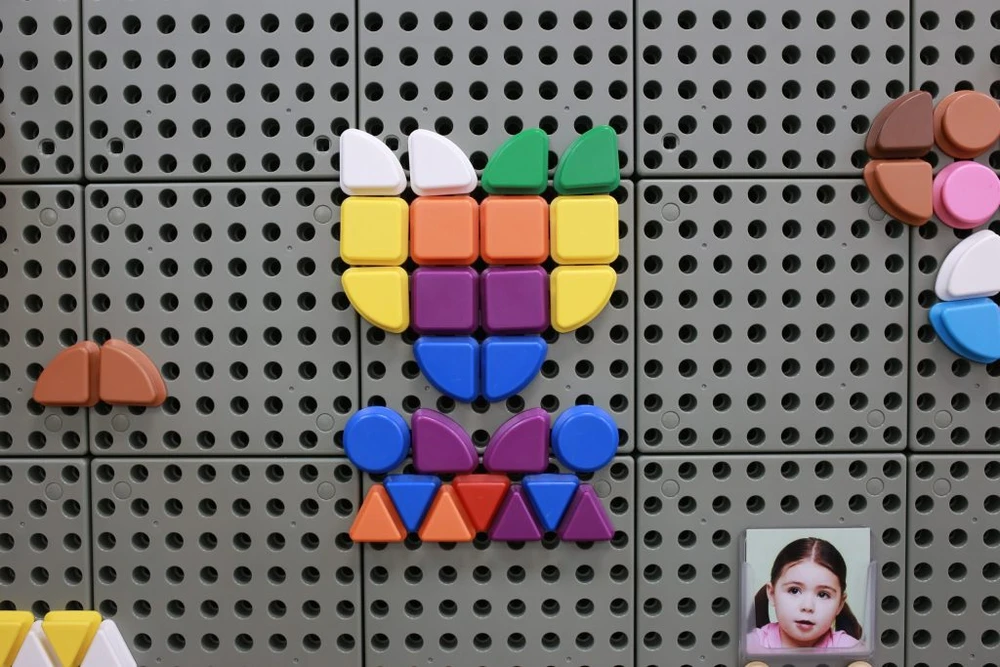 Masterkidz Žaislinis Geometrinių figūrų formos kaiščių rinkinys, 64 vnt