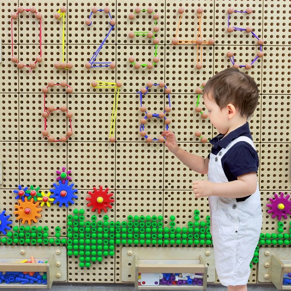 Masterkidz Kreatyvios Žaidimų Lentelės Komplektas 200 Kotelų ir 60 Siūlų