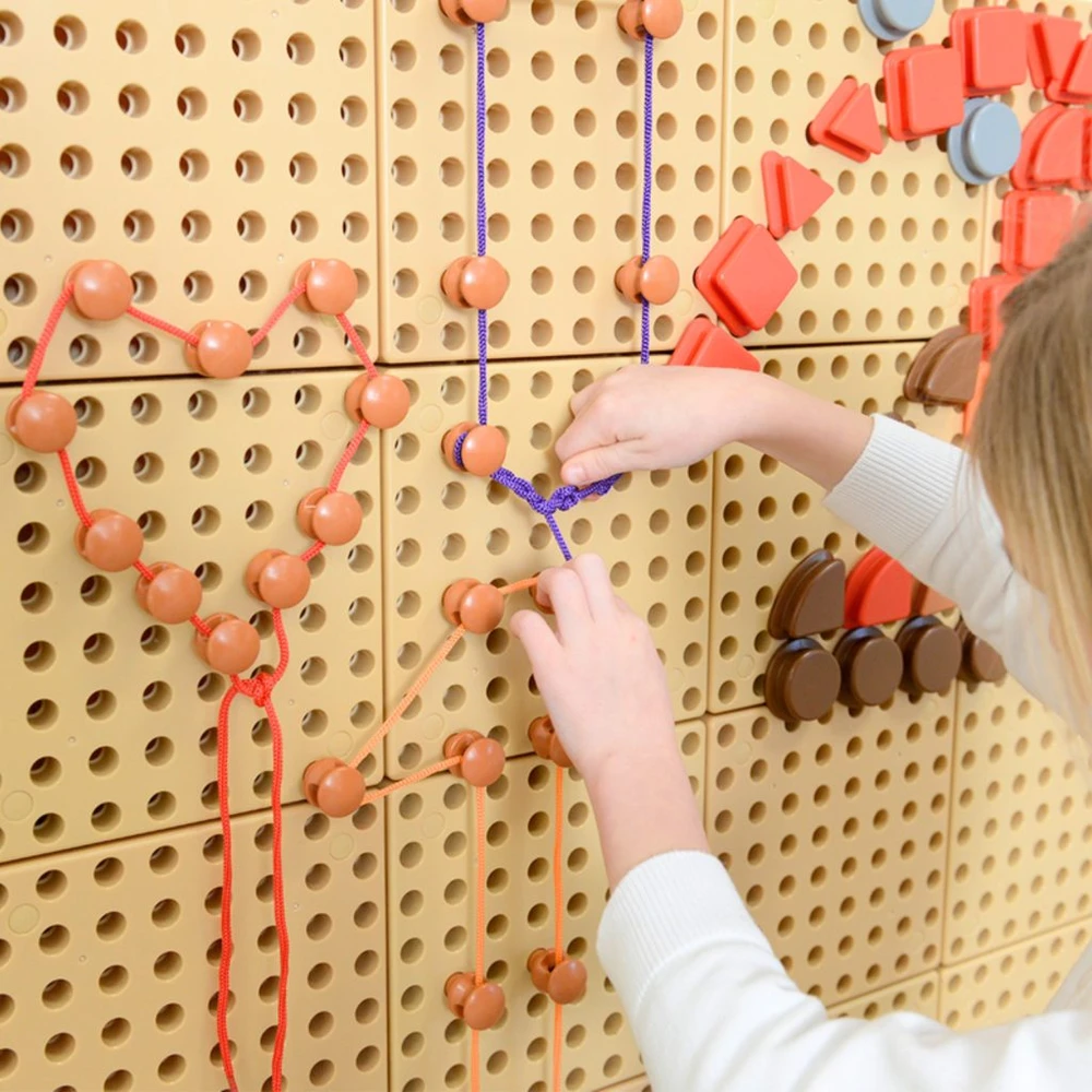 Masterkidz Kreatyvios Žaidimų Lentelės Komplektas 200 Kotelų ir 60 Siūlų