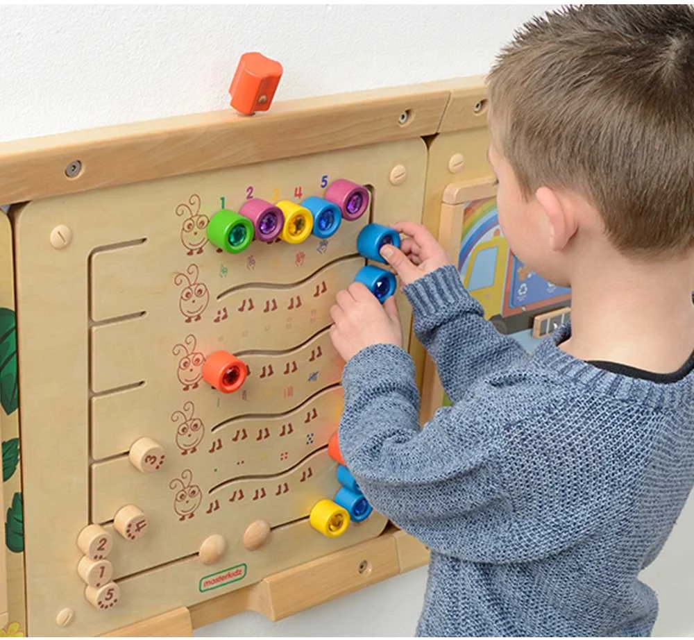 MASTERKIDZ medinė sieninė lenta spalvingos vikšrelės