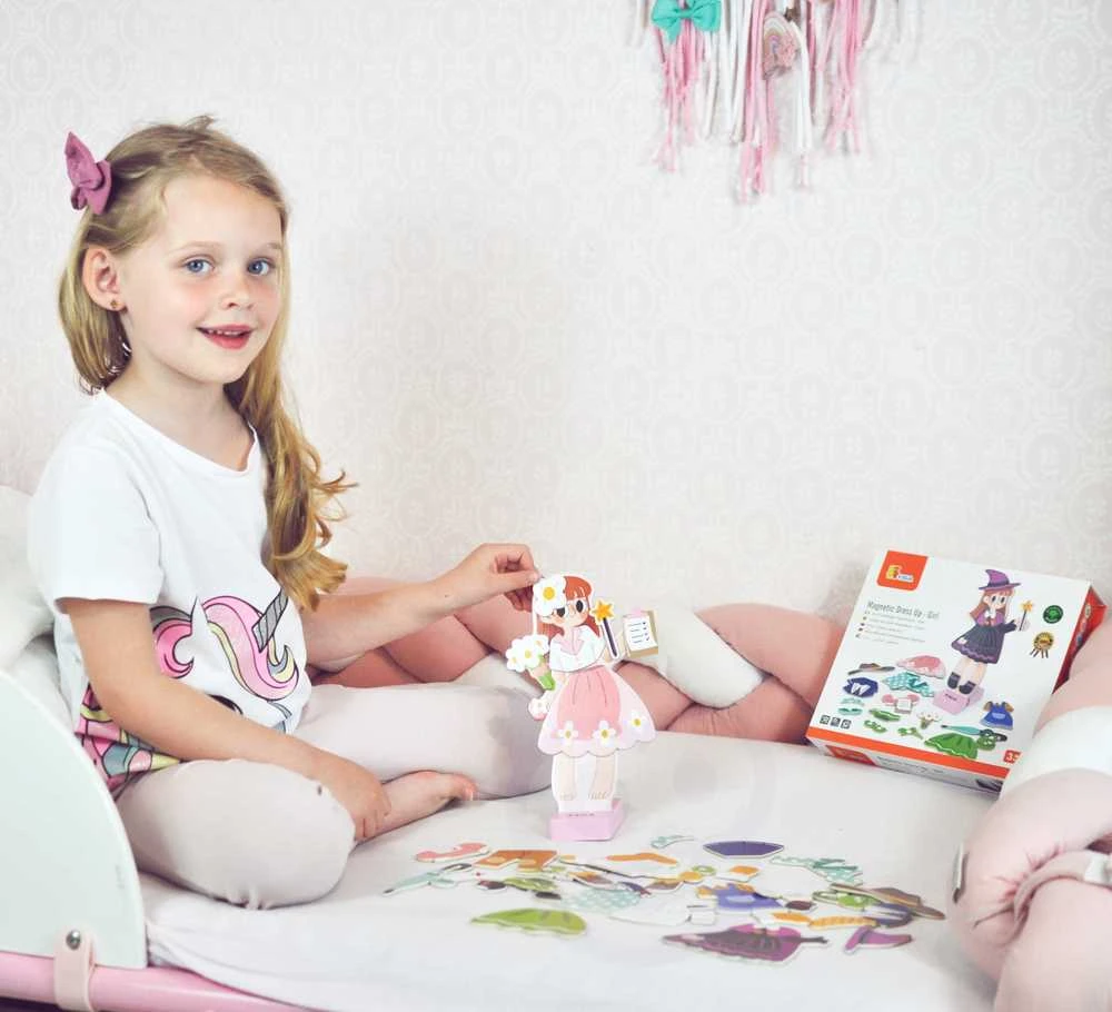 Viga Toys Medinė magnetinė edukacinė aprengimo dėlionė VIGA