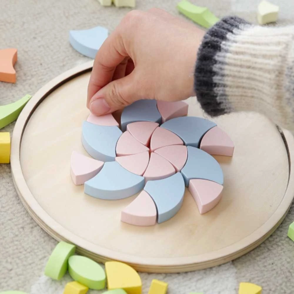 Medinė Montessori mandala dėlionė su gėlių motyvais CLASSIC WORLD