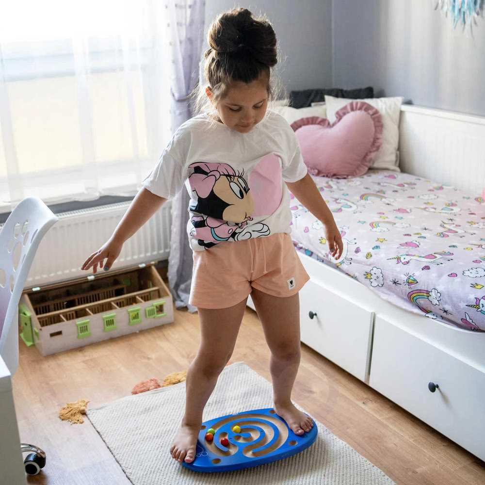 Viga Balansavimo lenta su labirintu