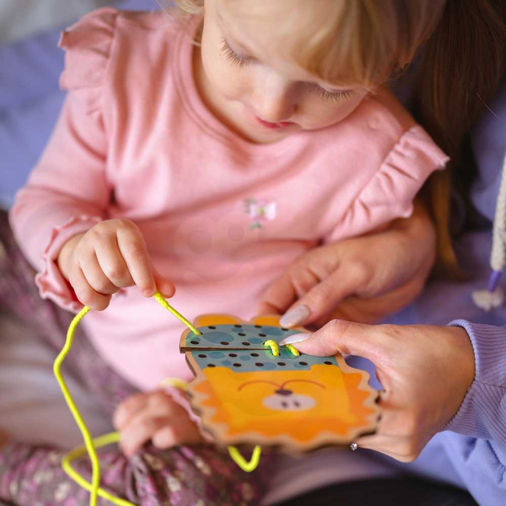 Medinė vėrimo ir siuvinėjimo dėlionė WOOPIE Žalias 5in1