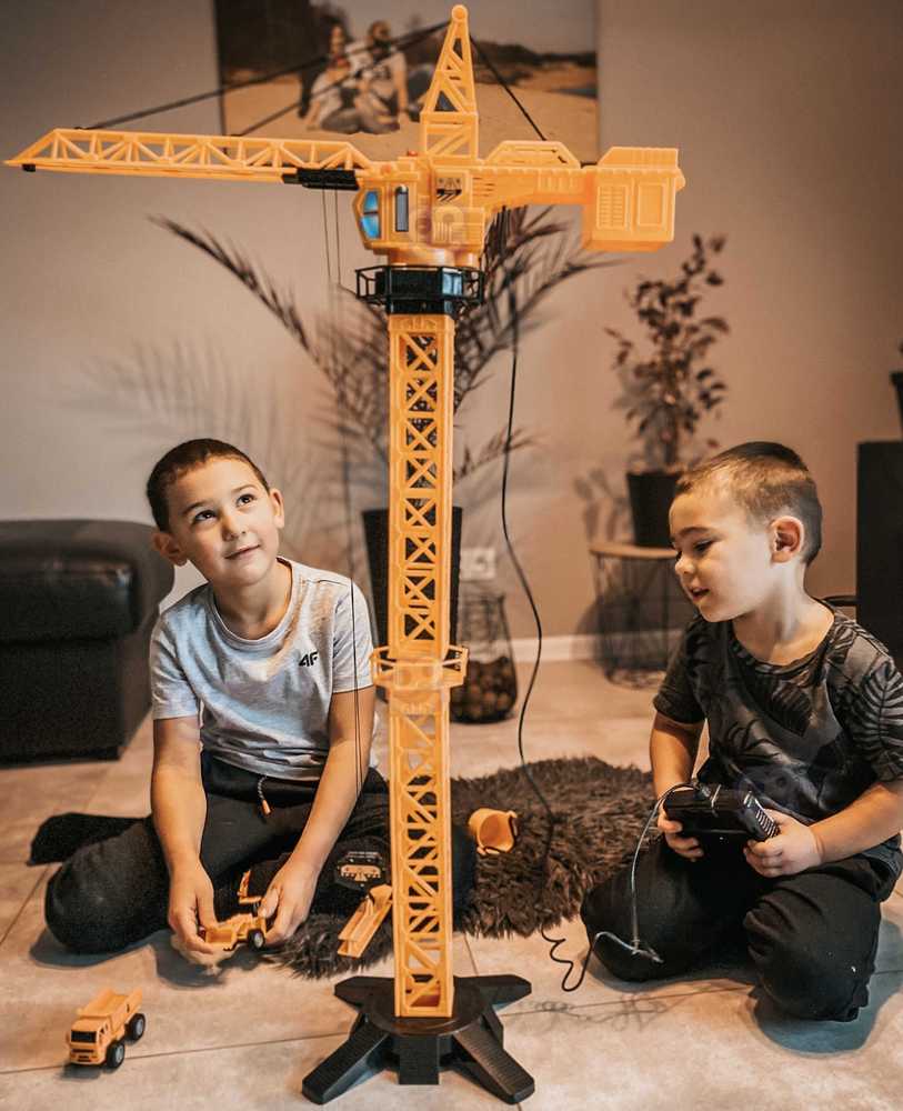 Nuotoliniu būdu valdomas statybinis kranas su priedais WOOPIE